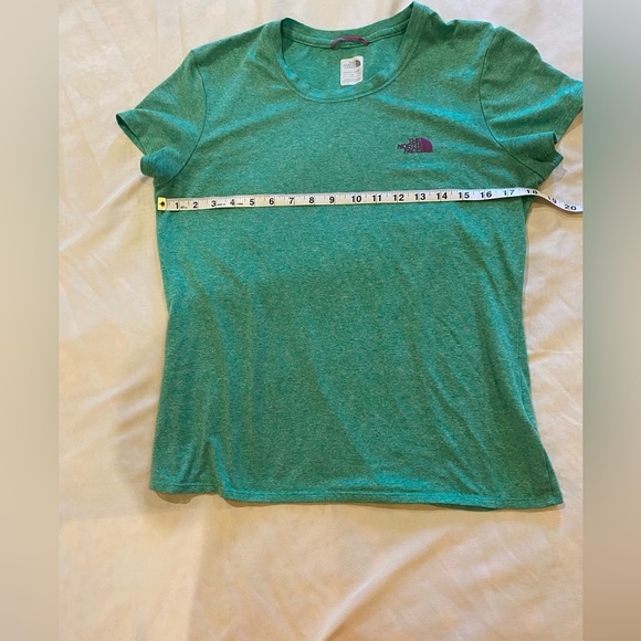The North Face Women’s Tee,‎ Size Large - Picture 5 of 12